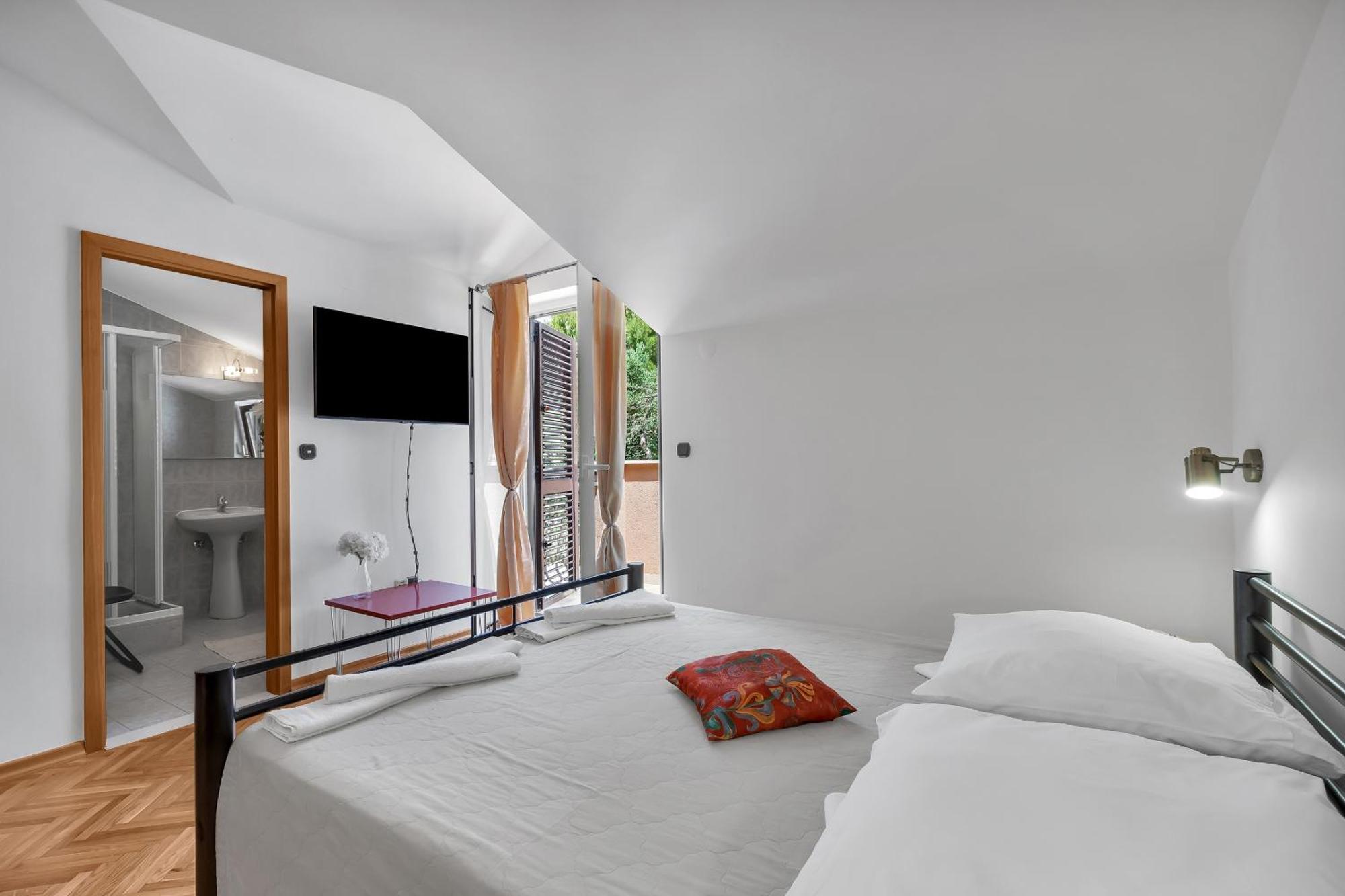 Apartments And Rooms With Parking Space Duce, Omis - 10303 Habitación foto