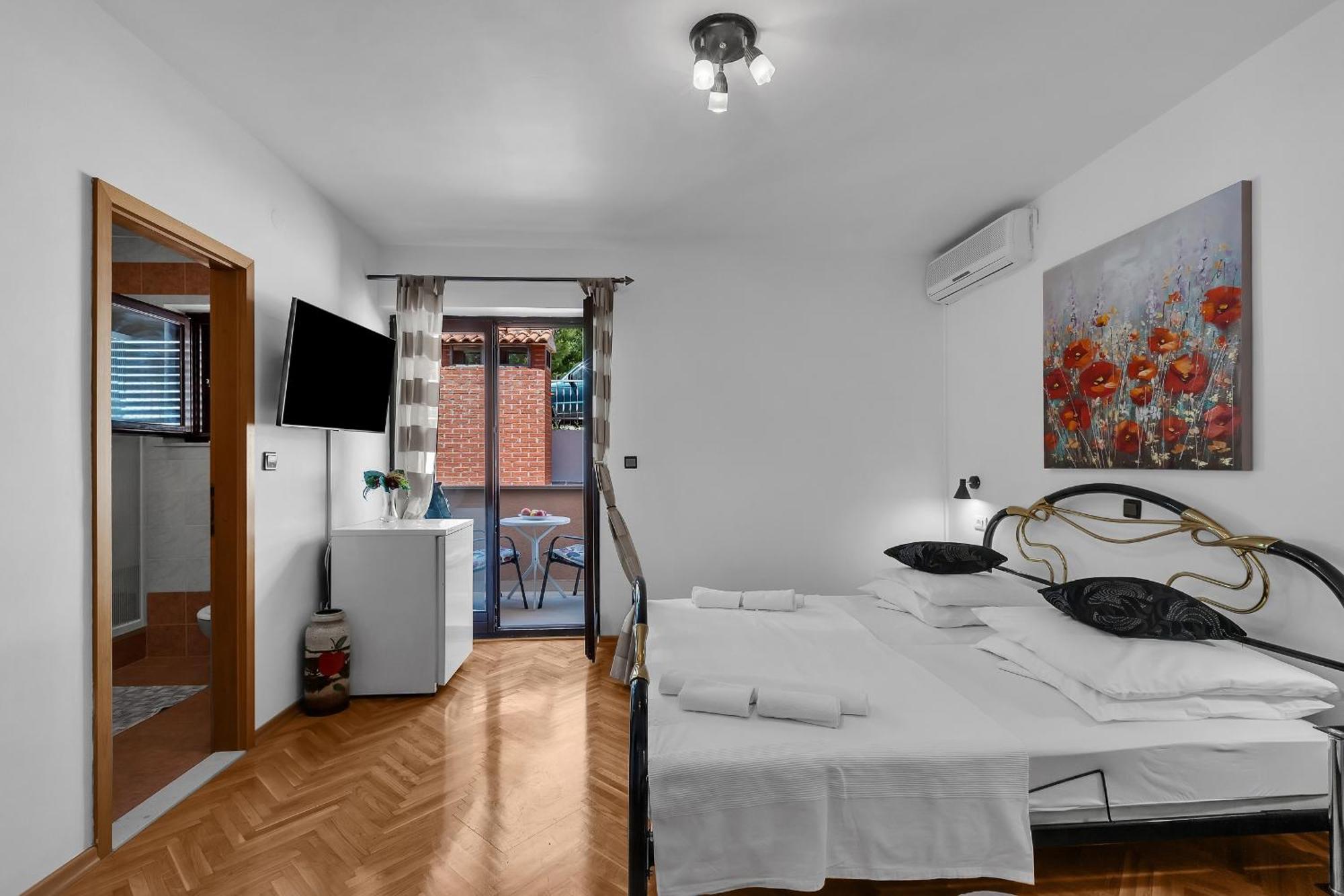 Apartments And Rooms With Parking Space Duce, Omis - 10303 Habitación foto
